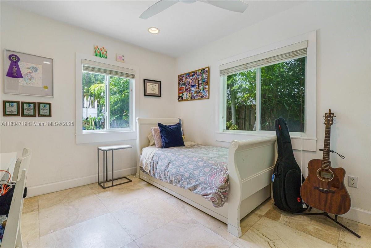 435 Ridgewood Rd Key Biscayne, FL 33149