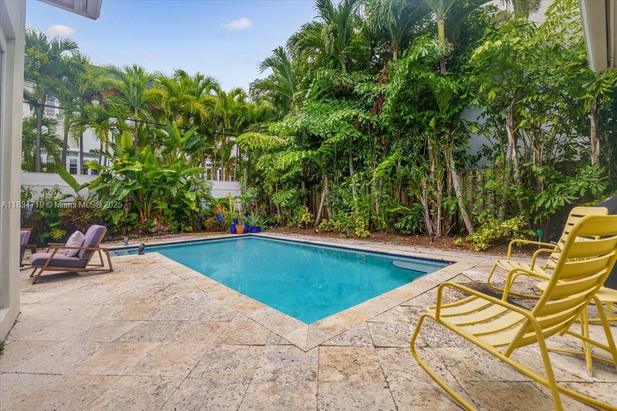 435 Ridgewood Rd Key Biscayne, FL 33149