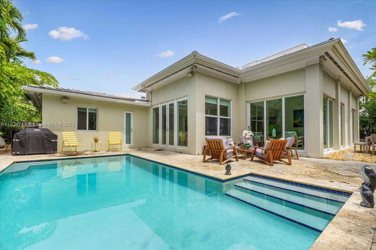 435 Ridgewood Rd Key Biscayne, FL 33149