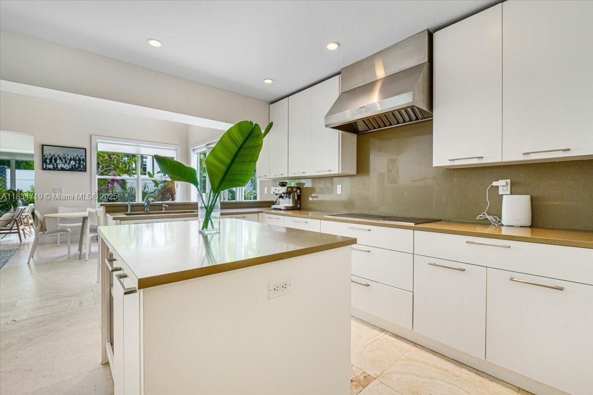 435 Ridgewood Rd Key Biscayne, FL 33149