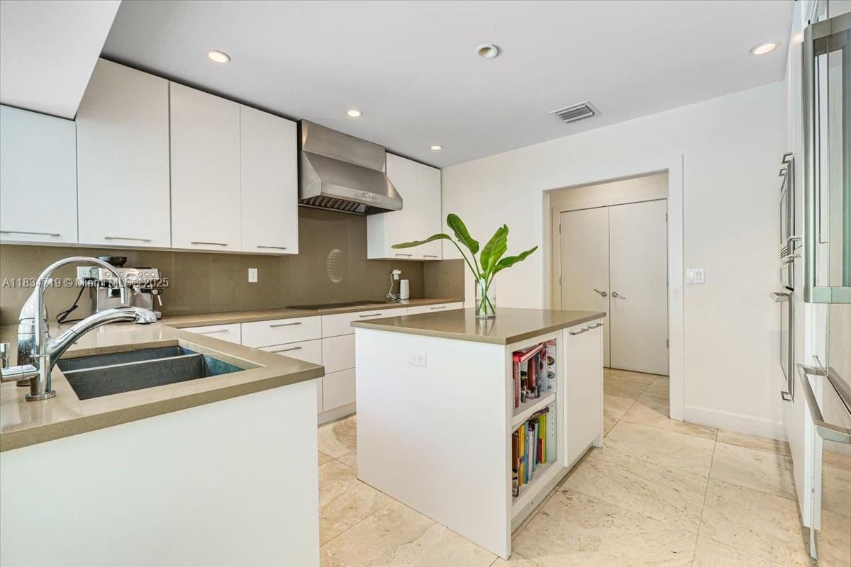 435 Ridgewood Rd Key Biscayne, FL 33149