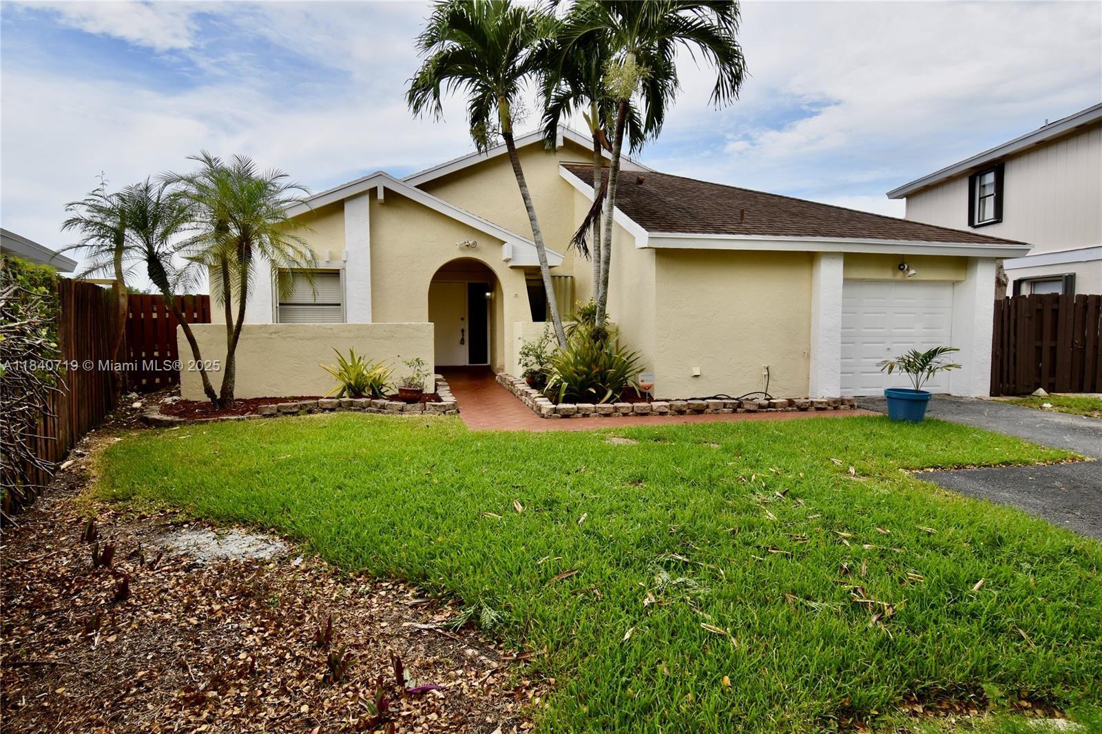 15015 SW 52nd Ln Miami, FL 33185