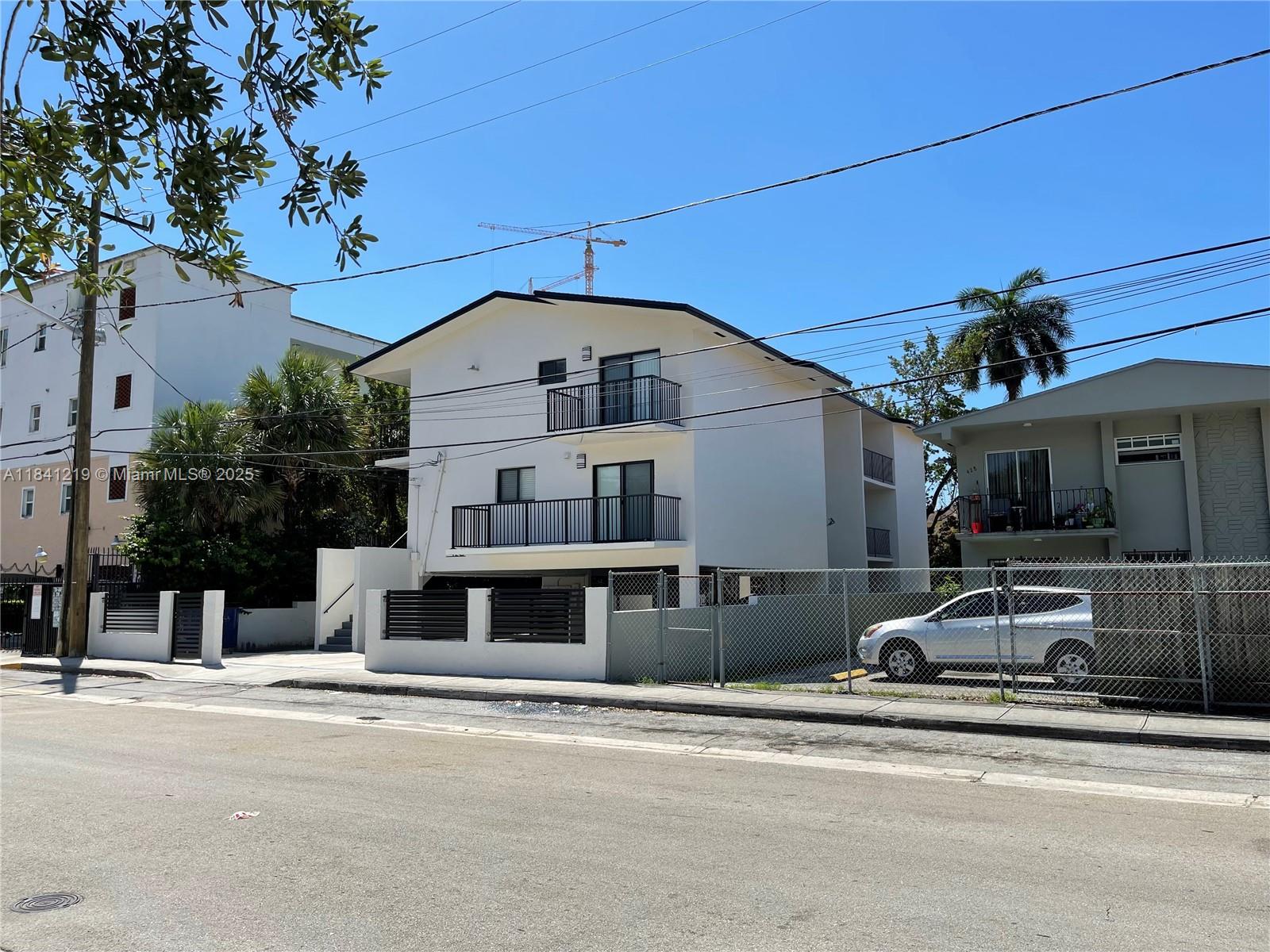 420 SW 2nd St #4