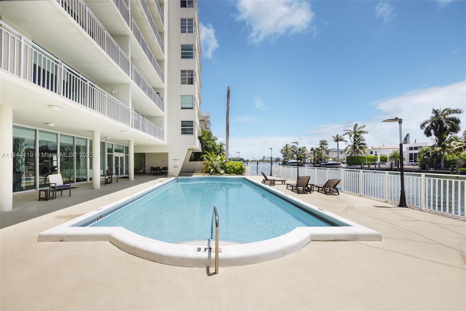 9500 W Bay Hbr Dr #4F