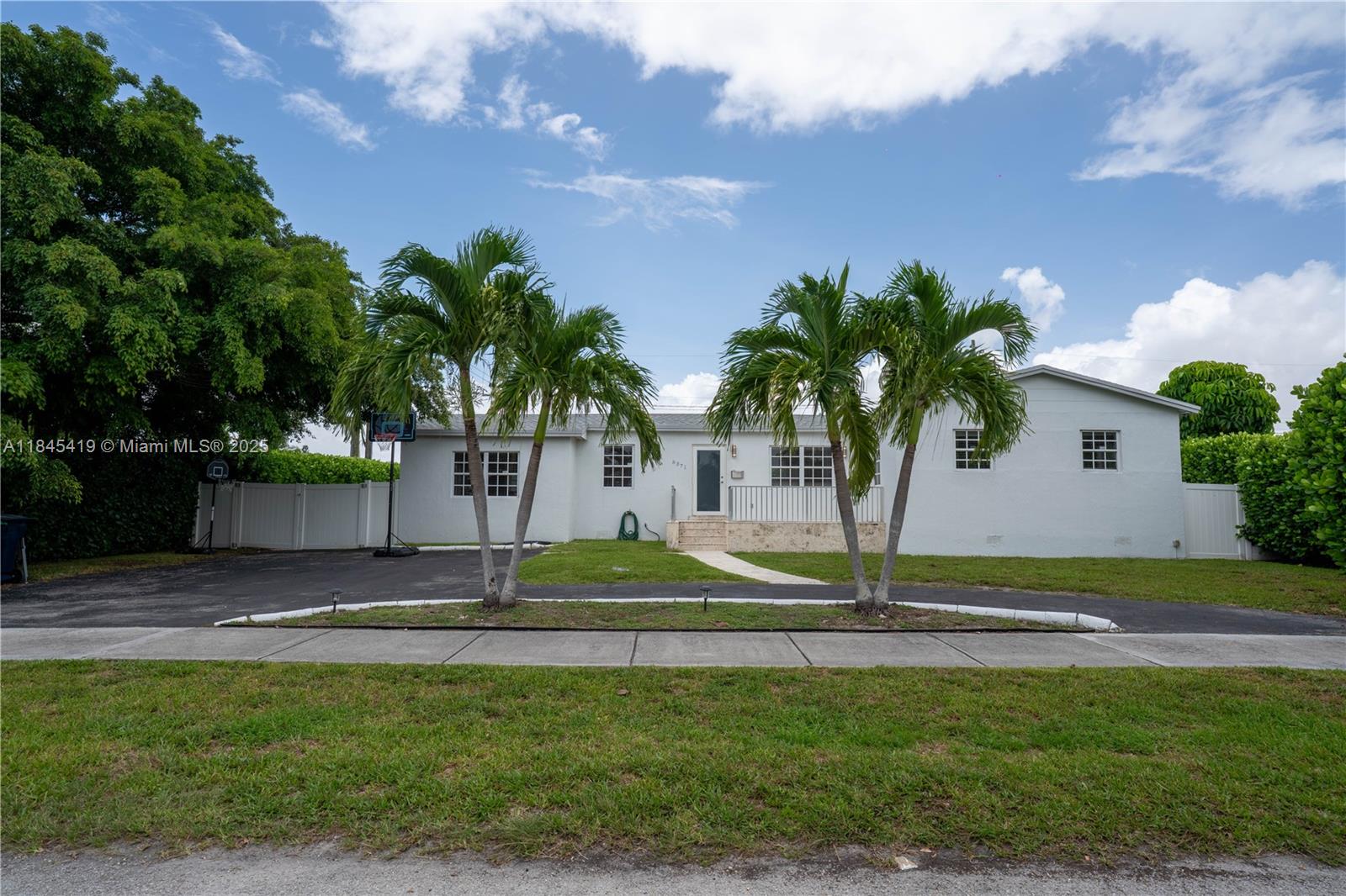 8371 SW 32nd Ter