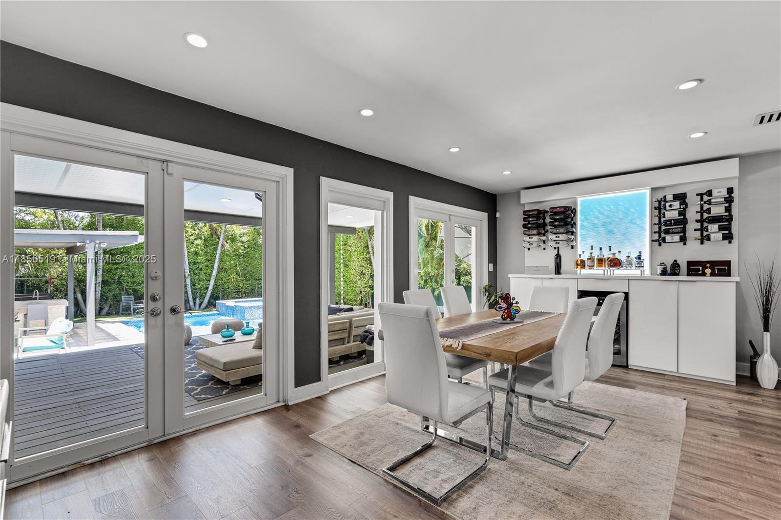 525 Lakeview Dr Miami Beach, FL 33140