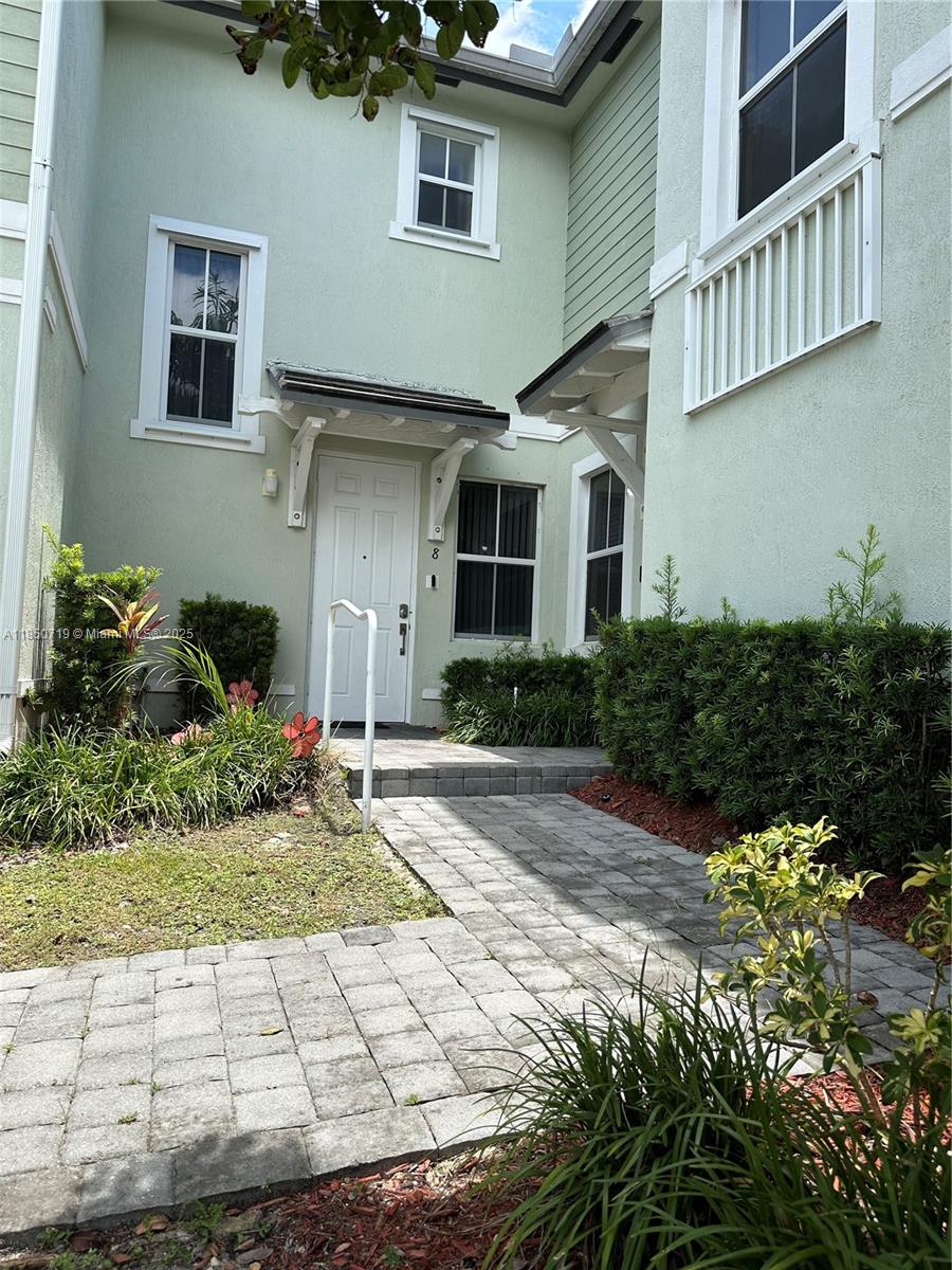 133 SE 28th Ter #8