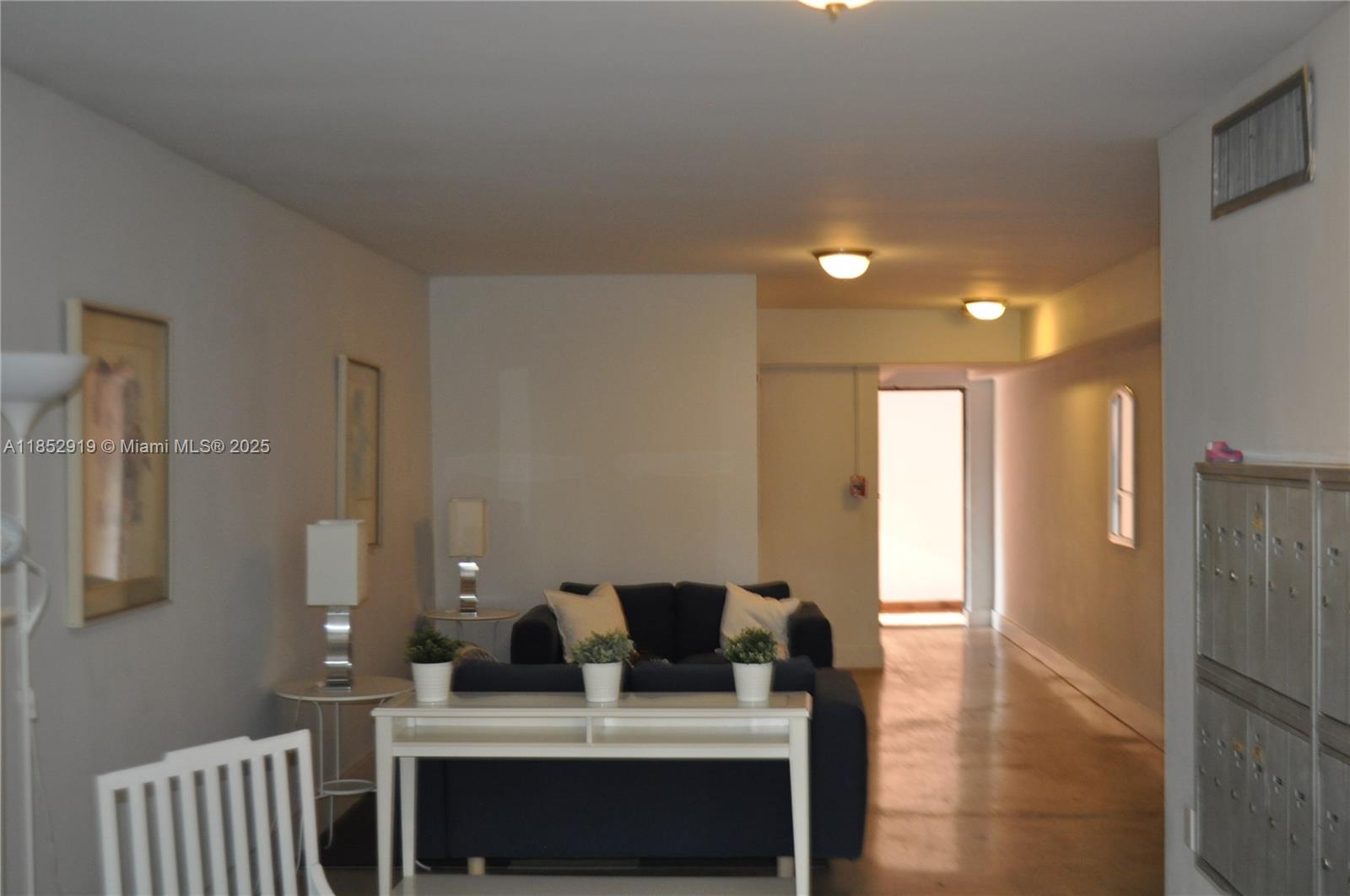 251 Galen Dr #204E Key Biscayne, FL 33149