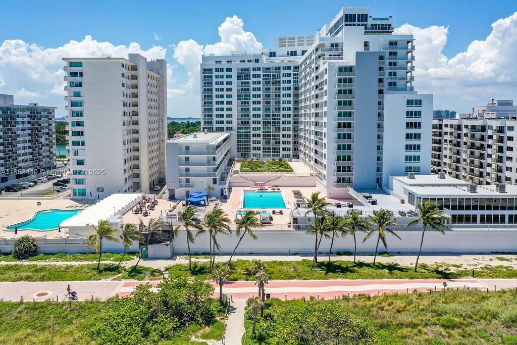 5401 Collins Ave #829