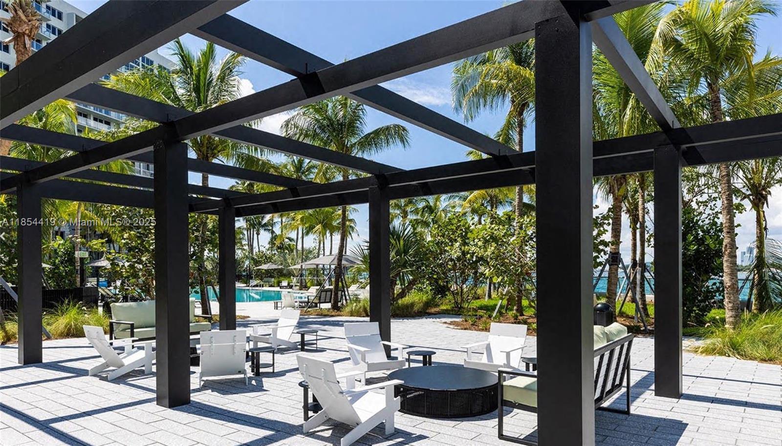image Flamingo South Beach I Co15
