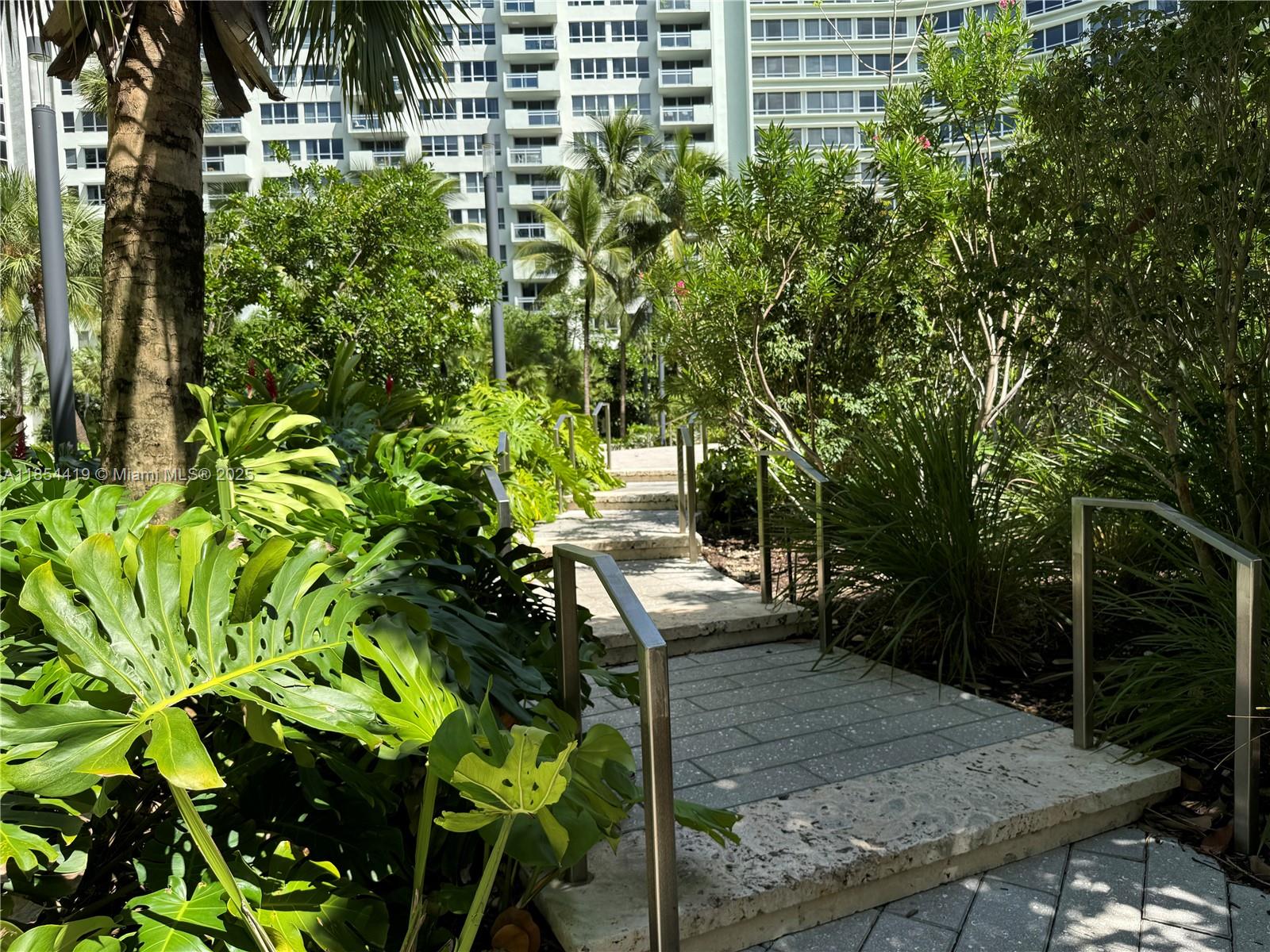 image Flamingo South Beach I Co16