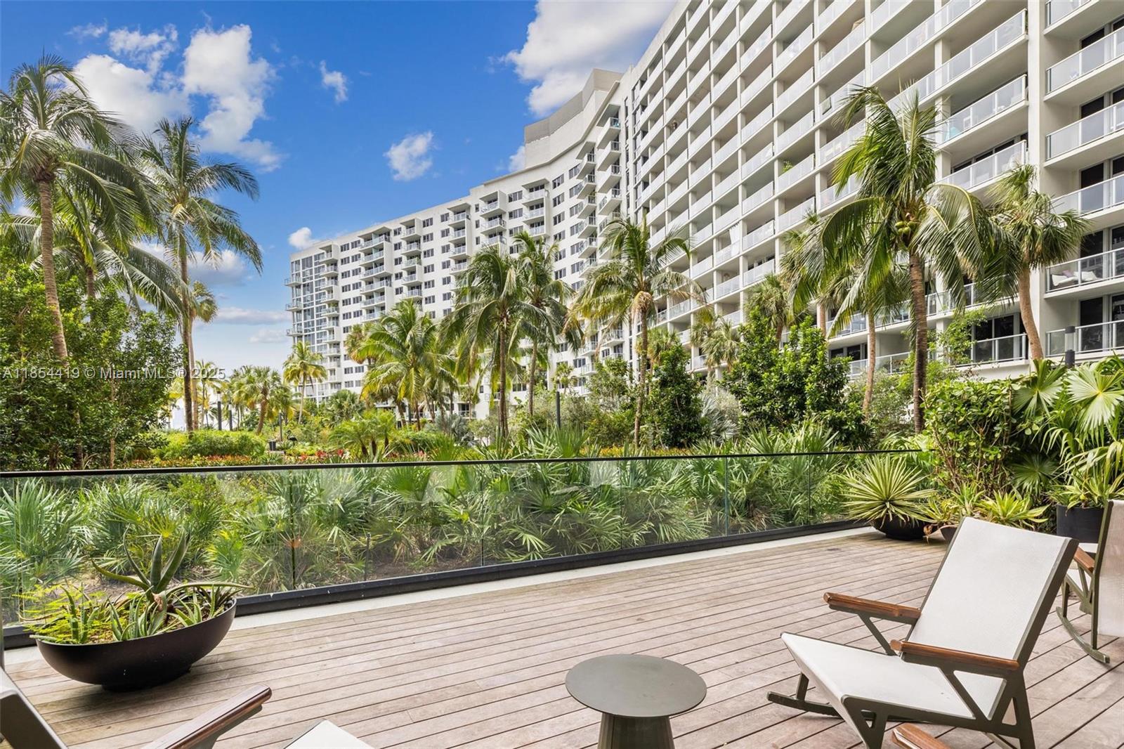 image Flamingo South Beach I Co23