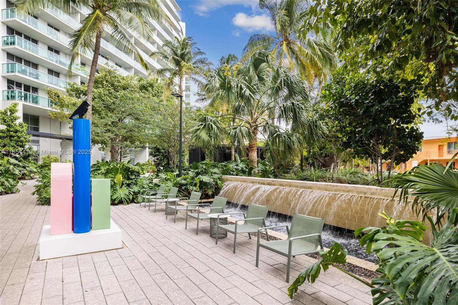 image Flamingo South Beach I Co29