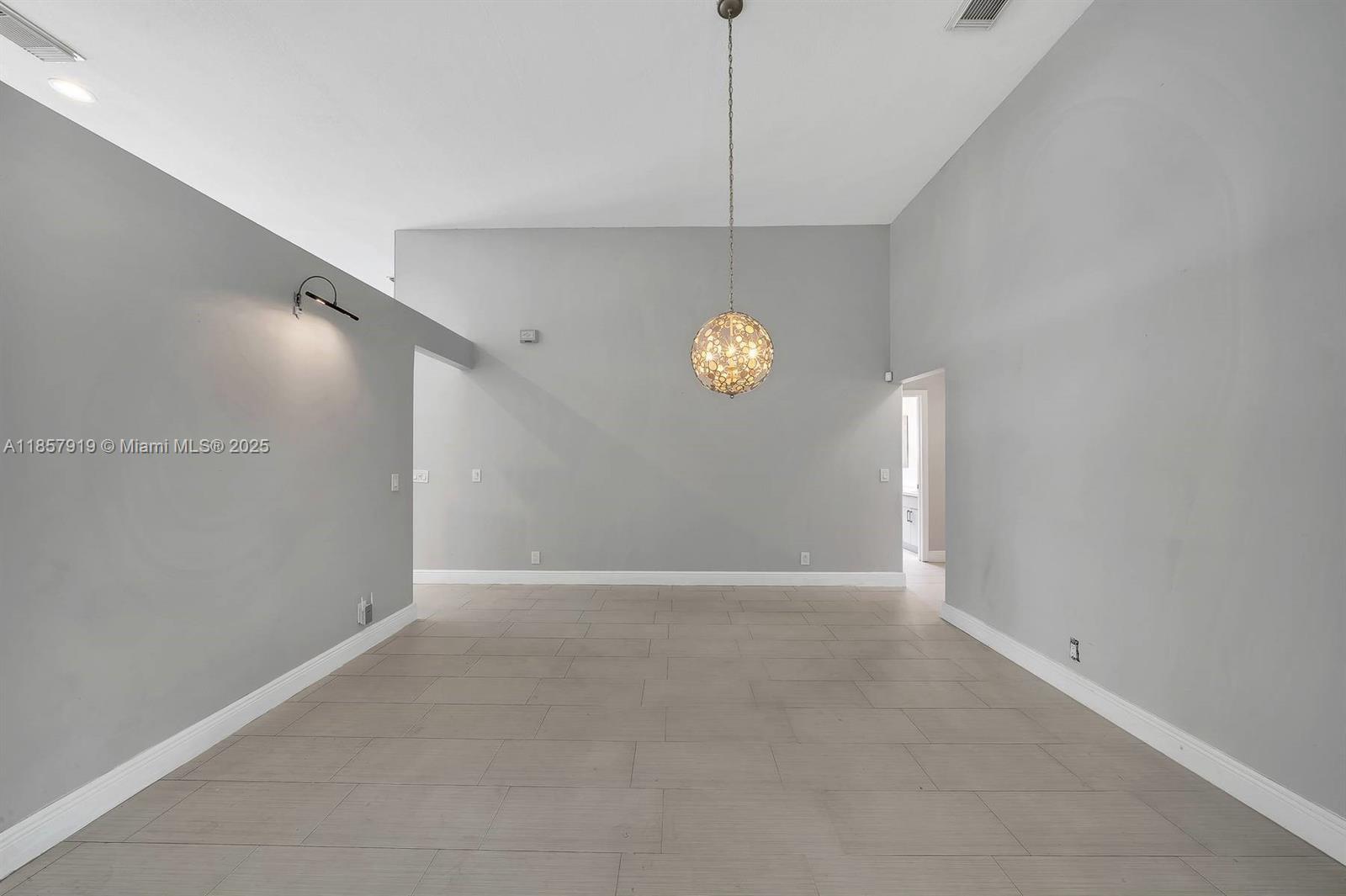 5323 SW 34th Way Hollywood, FL 33312