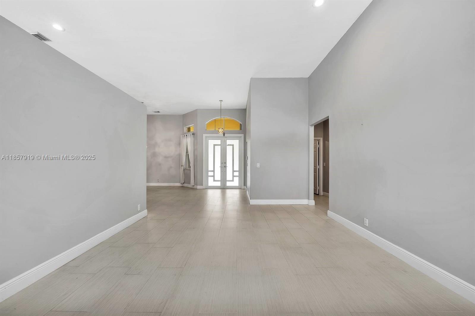 5323 SW 34th Way Hollywood, FL 33312