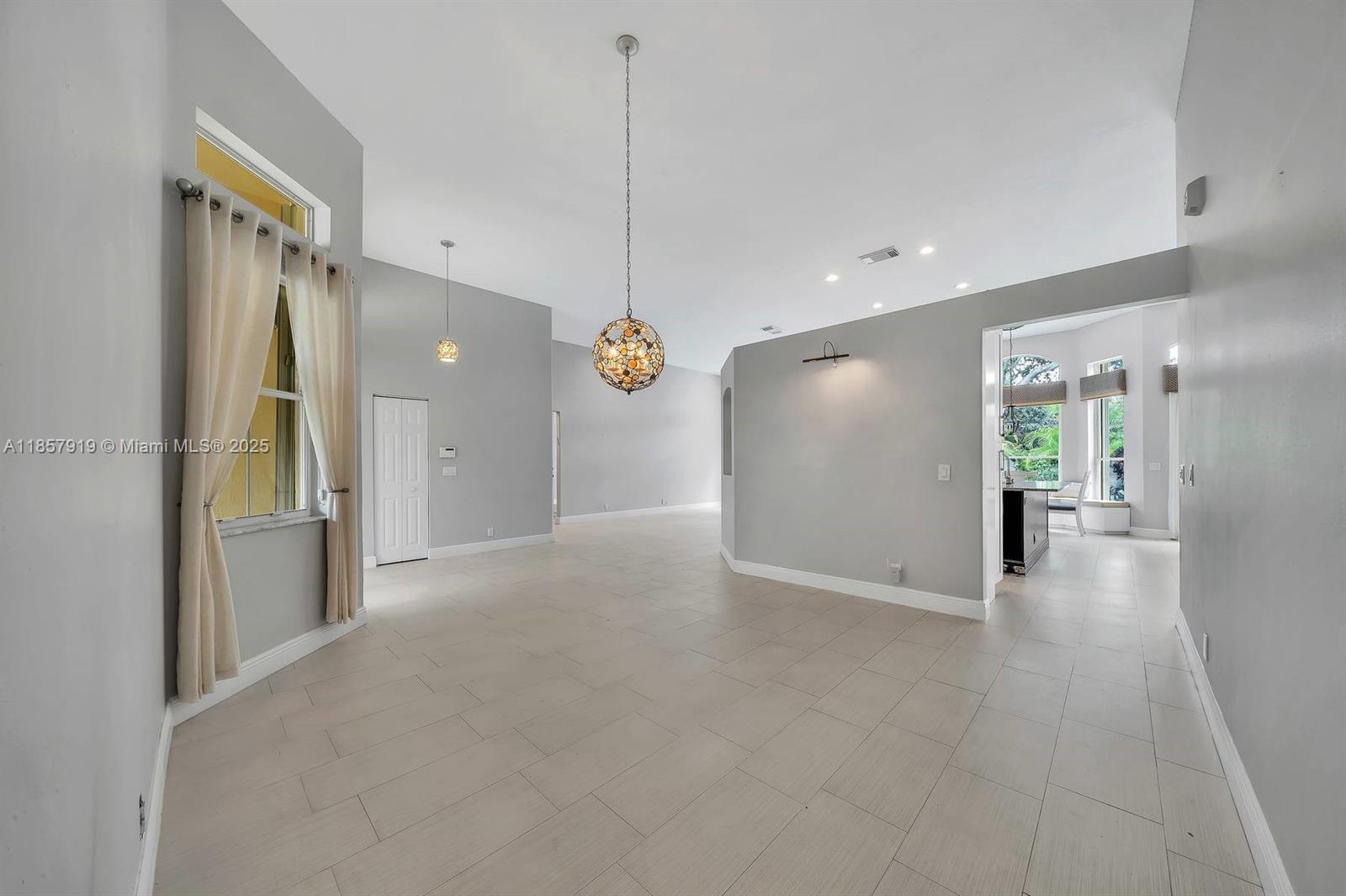 5323 SW 34th Way Hollywood, FL 33312