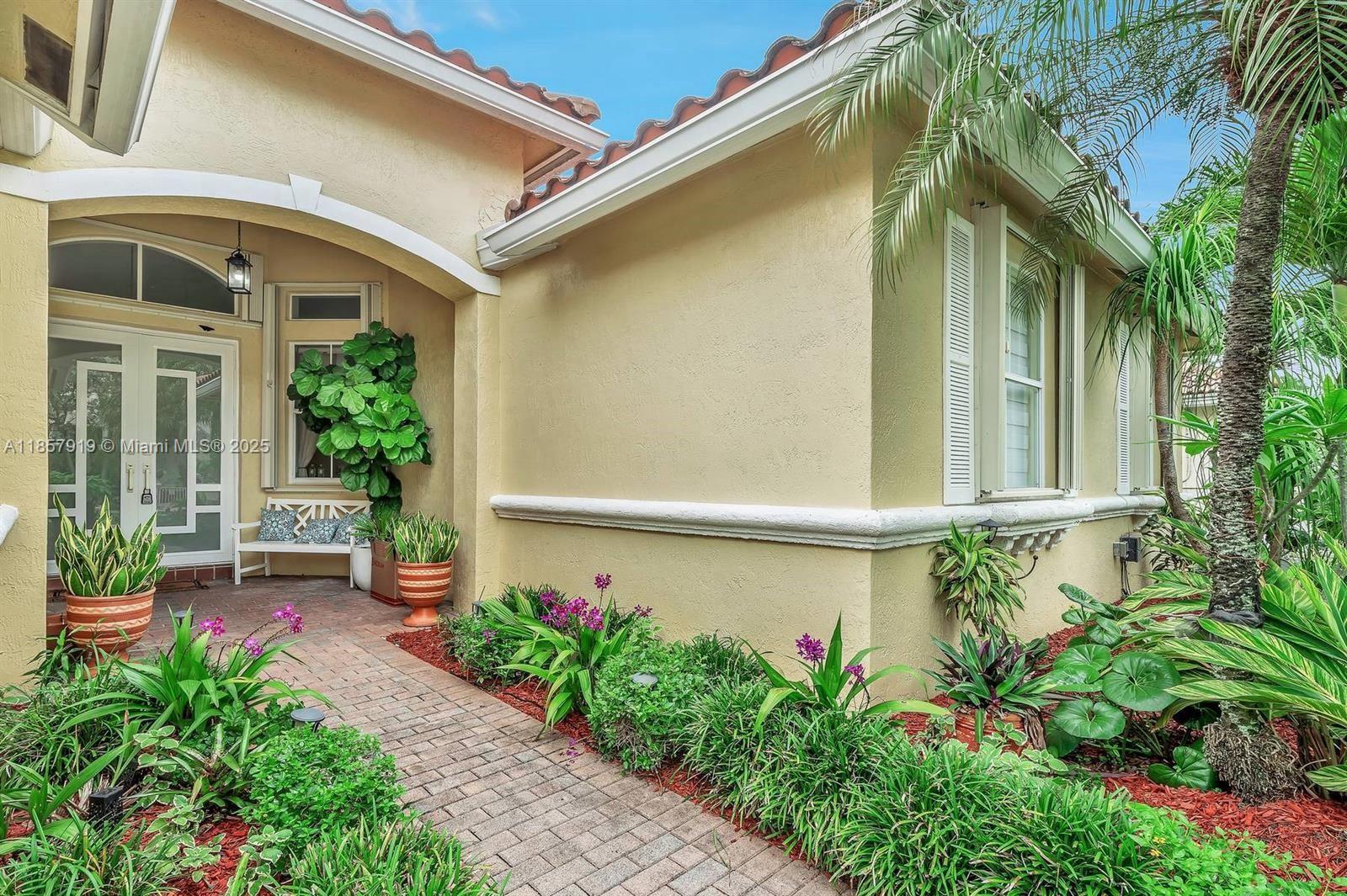 5323 SW 34th Way Hollywood, FL 33312