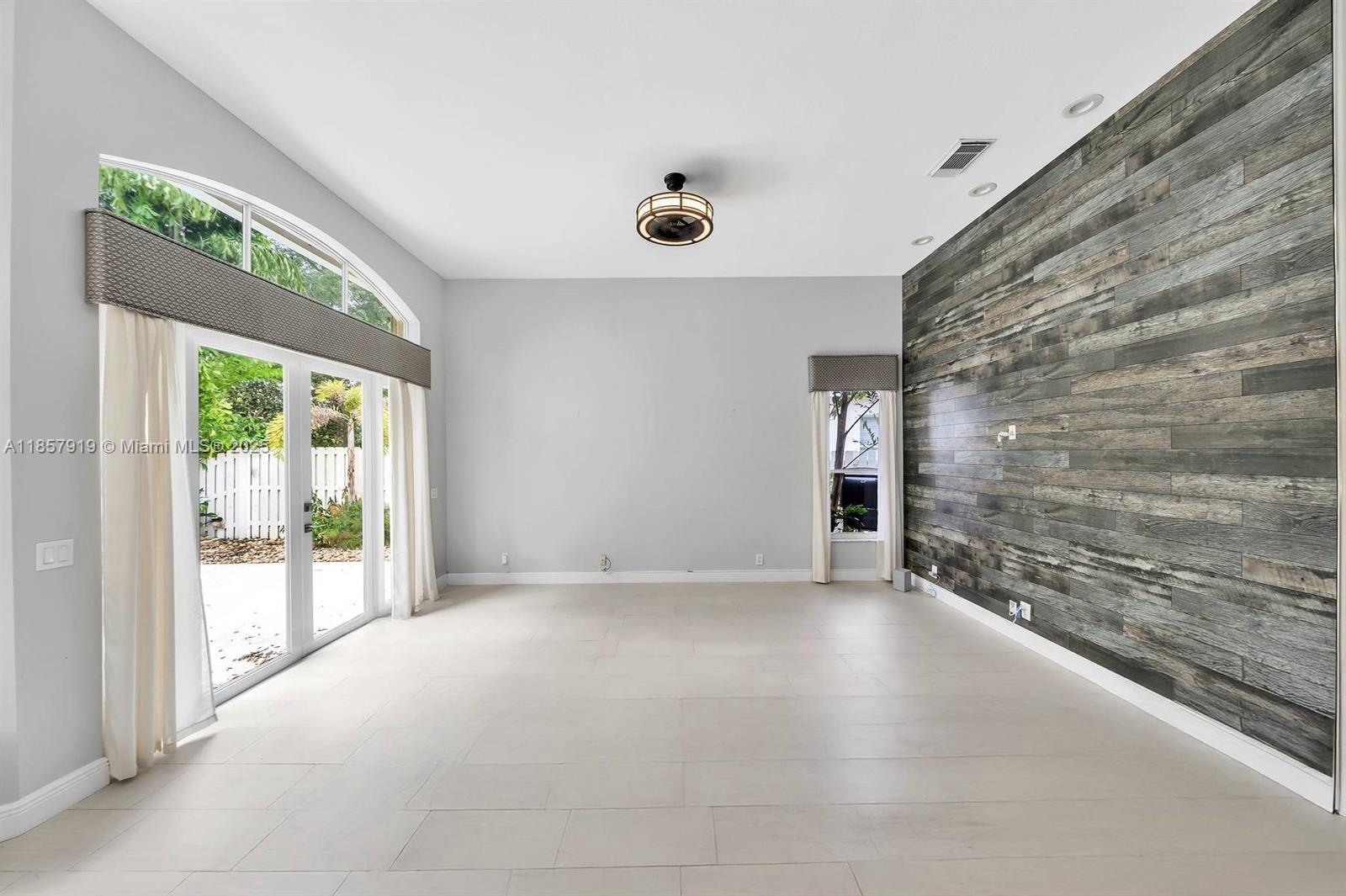 5323 SW 34th Way Hollywood, FL 33312