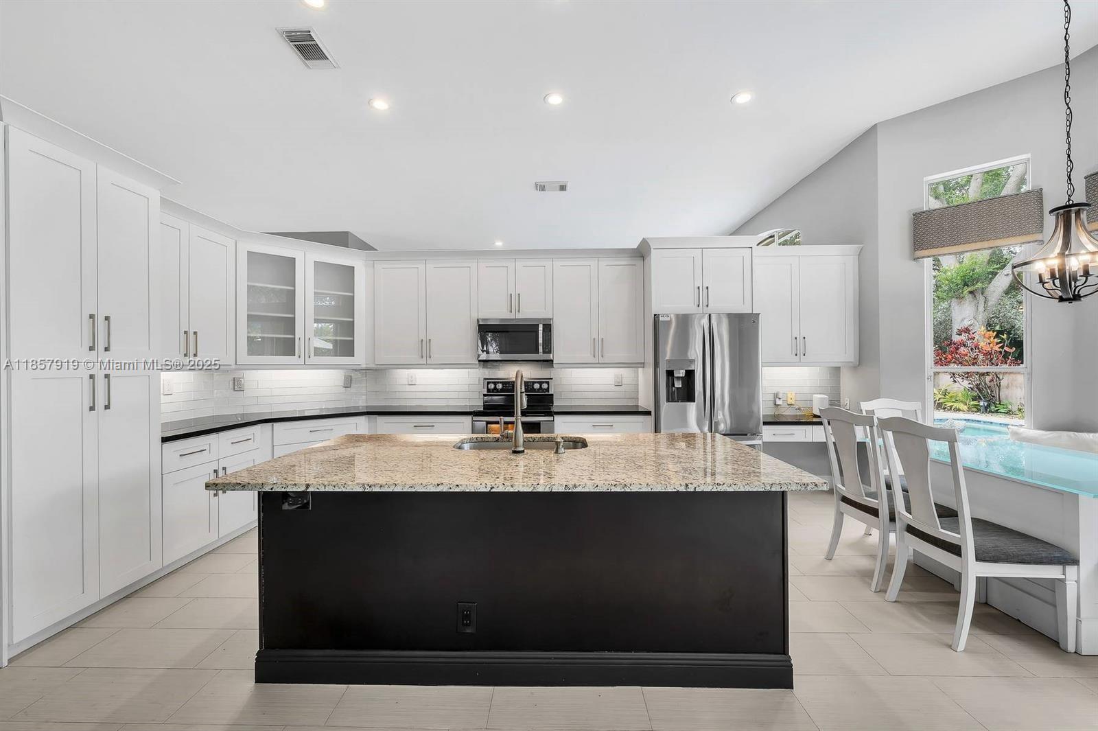 5323 SW 34th Way Hollywood, FL 33312