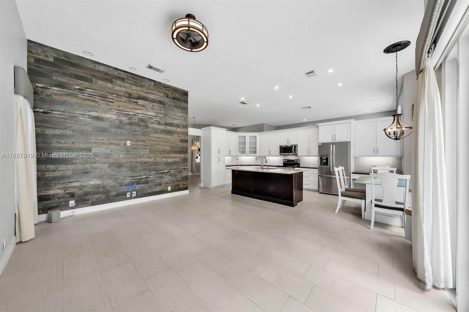 5323 SW 34th Way Hollywood, FL 33312