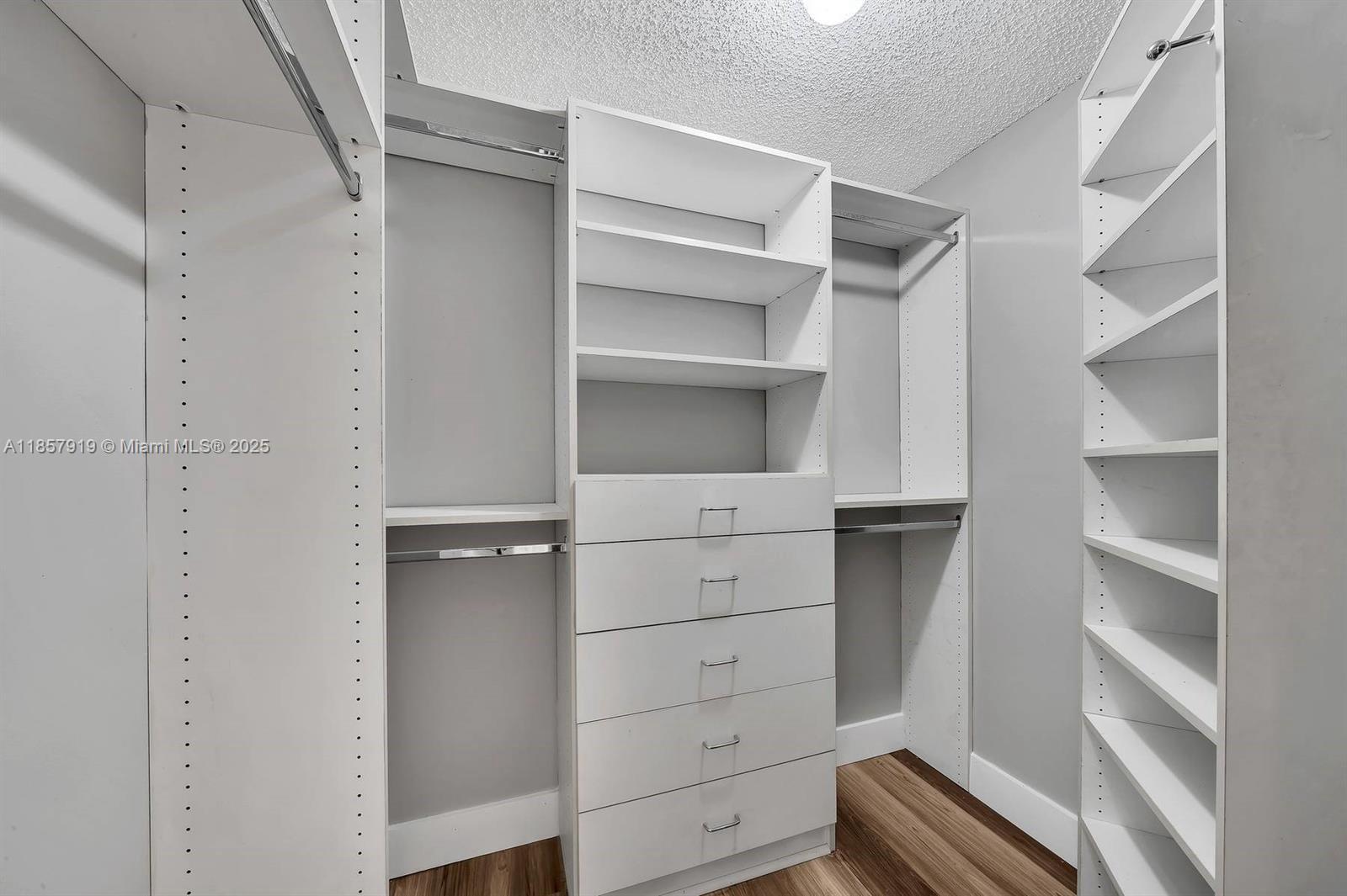 5323 SW 34th Way Hollywood, FL 33312