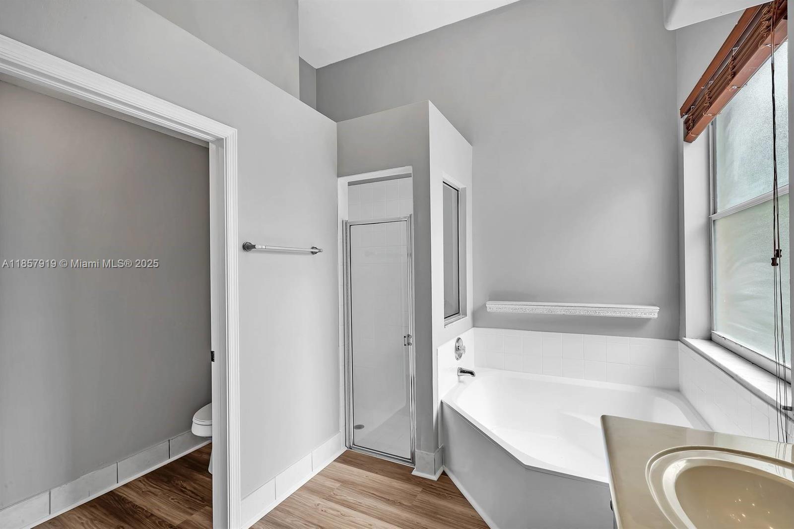 5323 SW 34th Way Hollywood, FL 33312