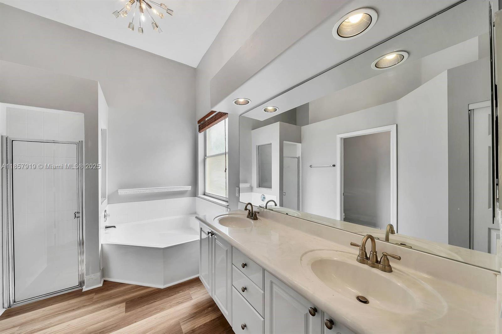 5323 SW 34th Way Hollywood, FL 33312