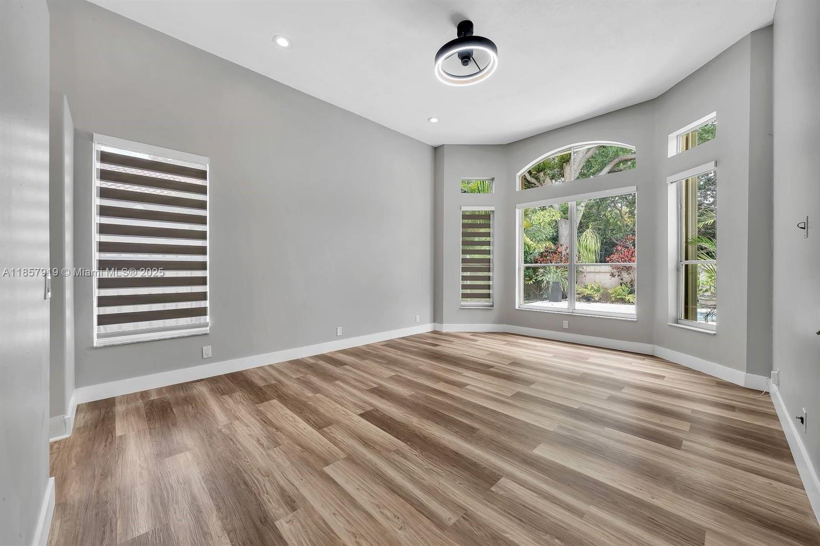 5323 SW 34th Way Hollywood, FL 33312