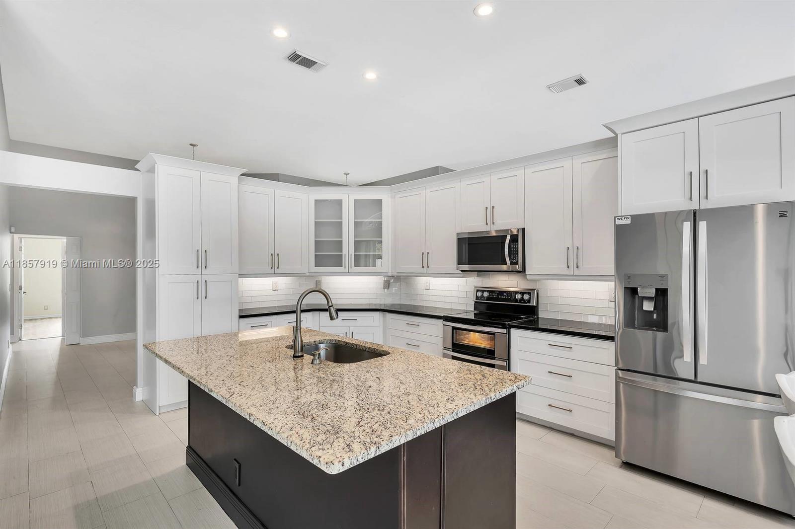 5323 SW 34th Way Hollywood, FL 33312