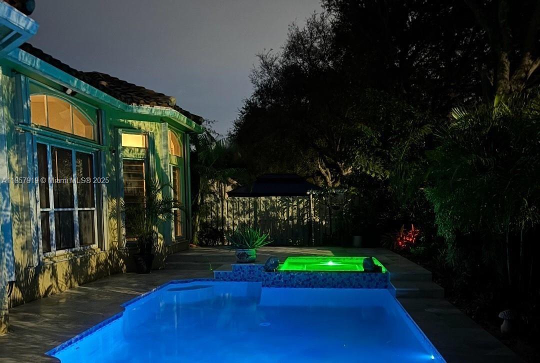 5323 SW 34th Way Hollywood, FL 33312