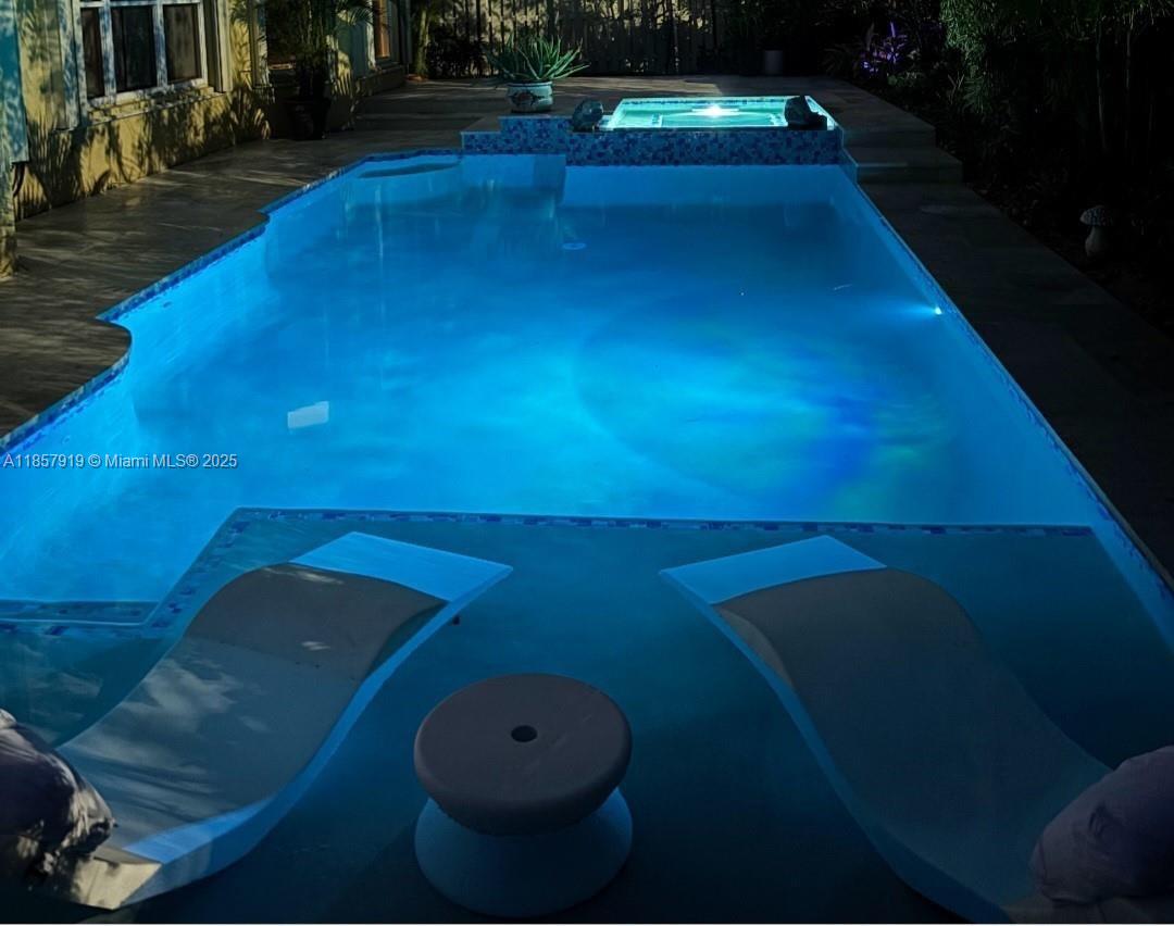 5323 SW 34th Way Hollywood, FL 33312