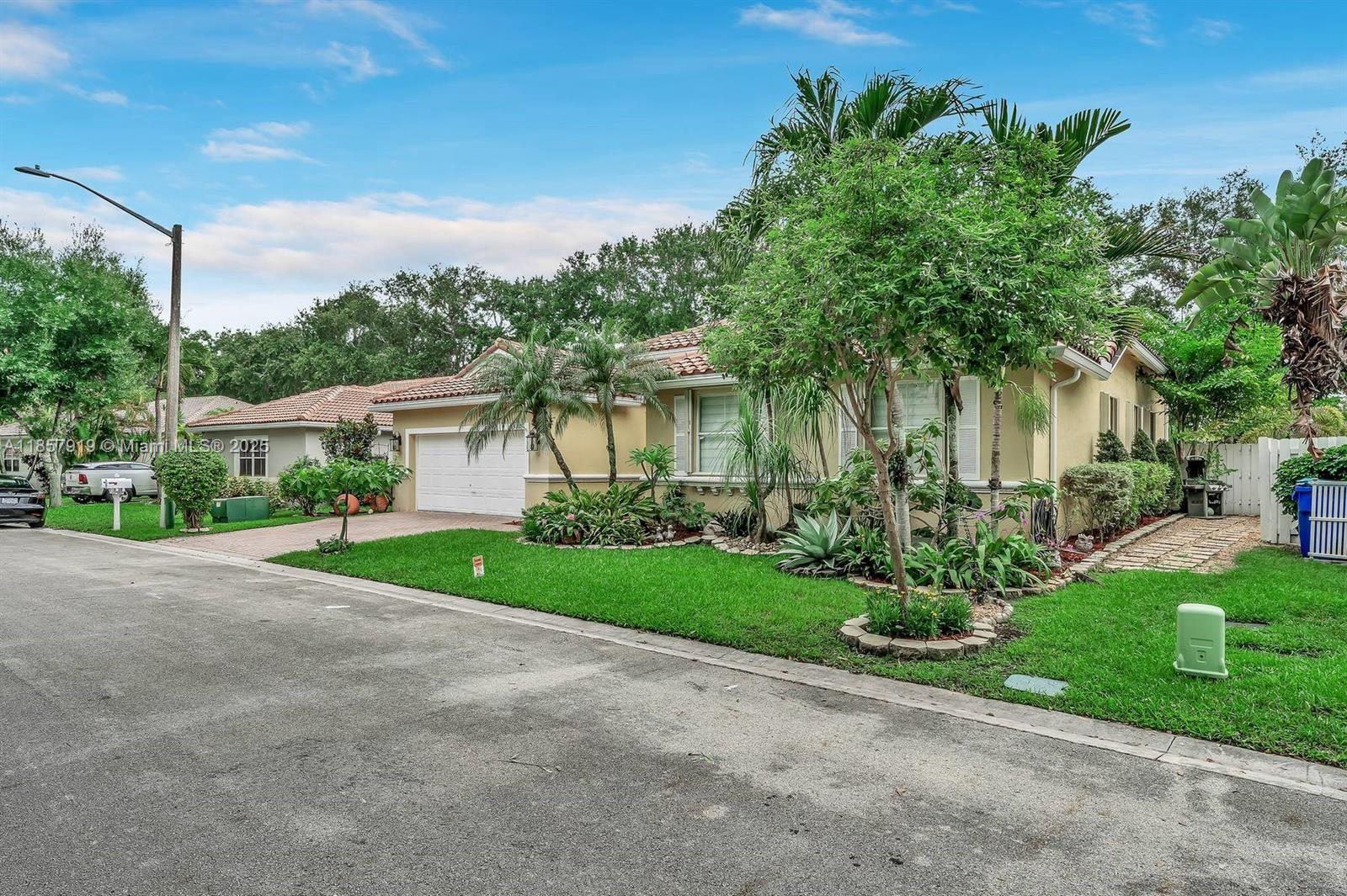 5323 SW 34th Way Hollywood, FL 33312