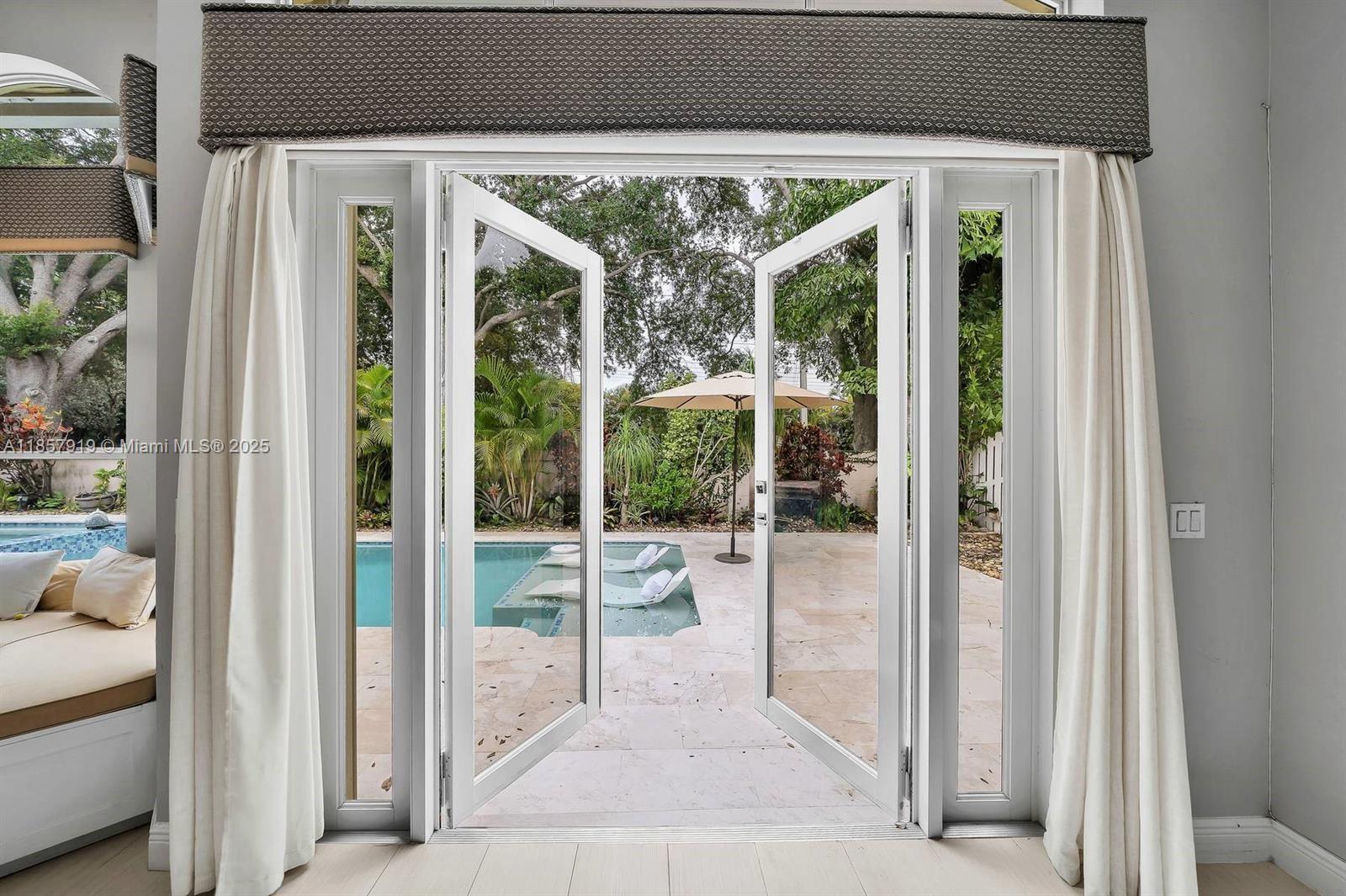 5323 SW 34th Way Hollywood, FL 33312