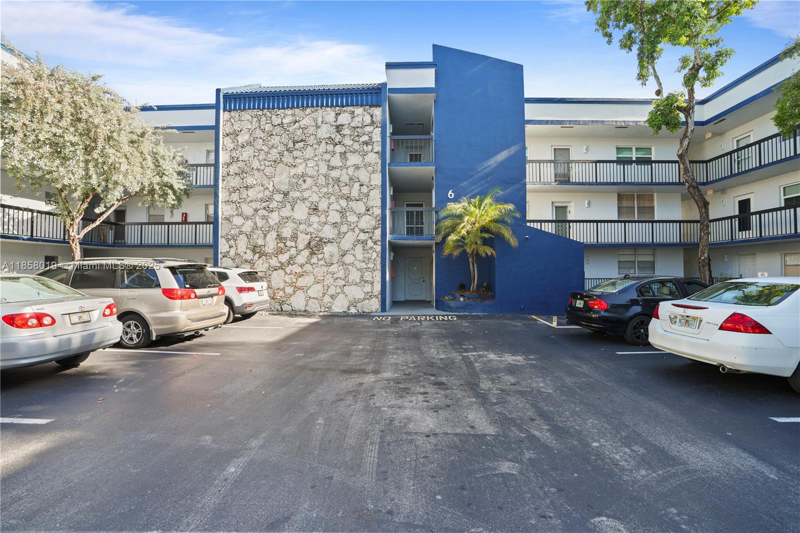 3170 Holiday Spgs Blvd #203
