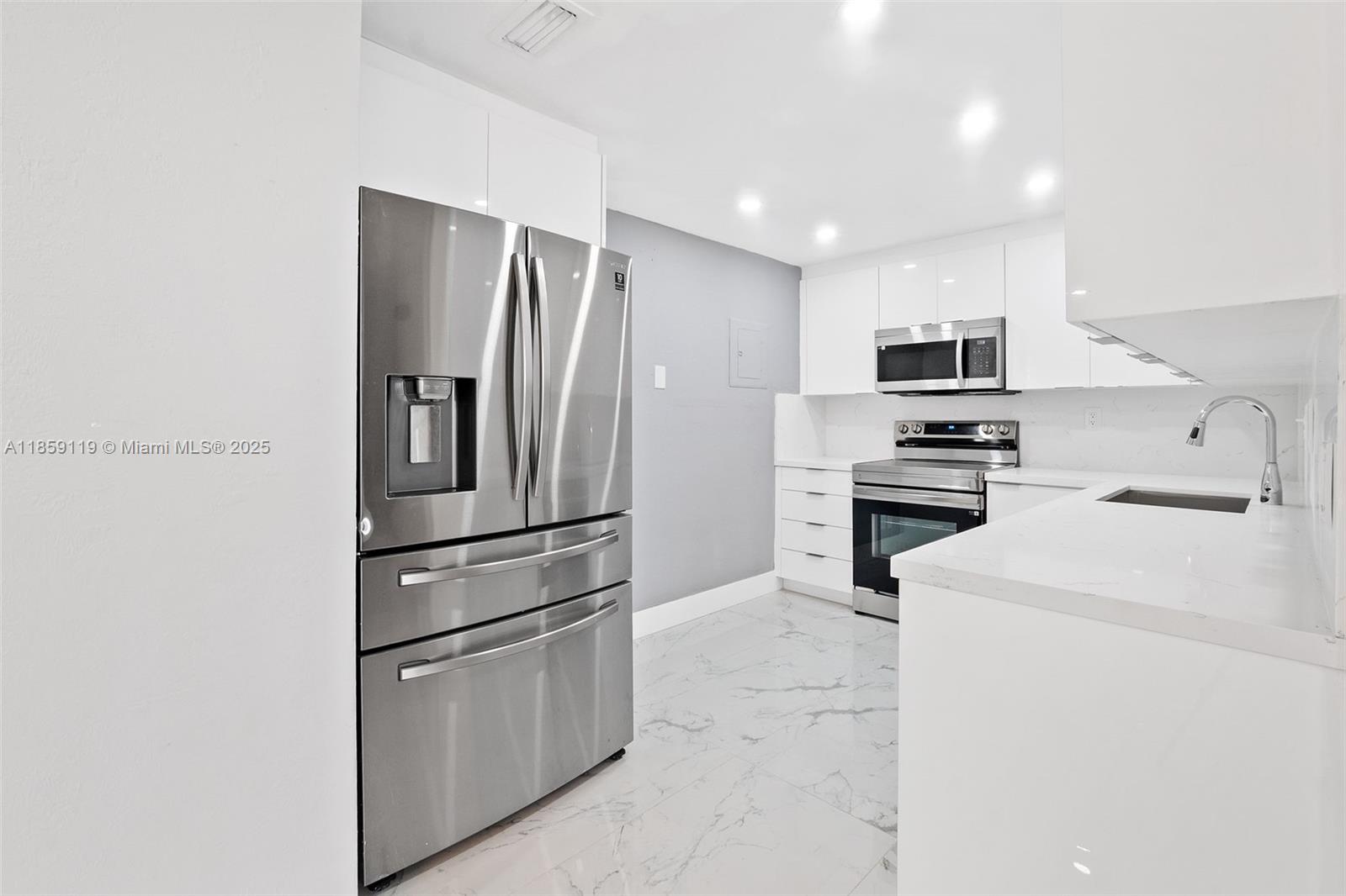 780 NE 69th St #905 Miami, FL 33138