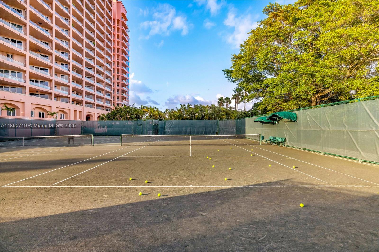 image The Gables Club25
