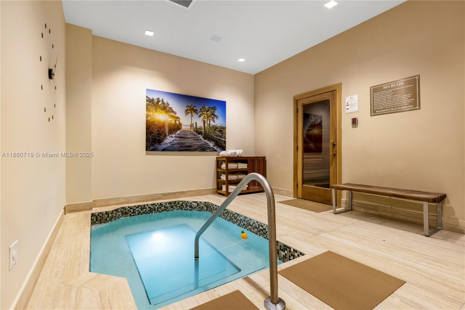 image The Gables Club28