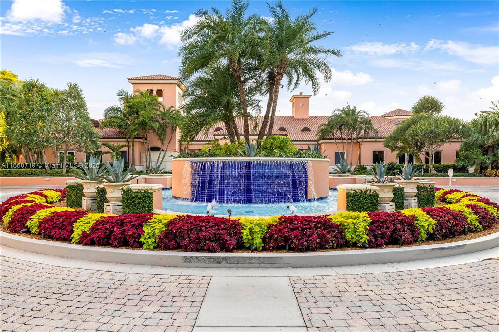 image The Gables Club31
