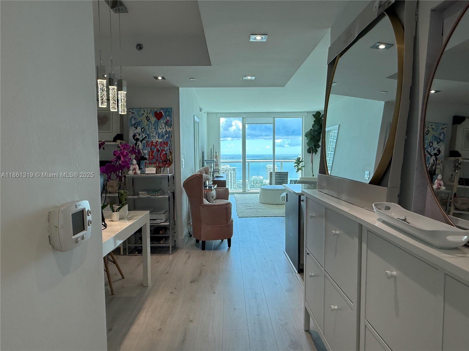 image 500 Brickell East Condo7