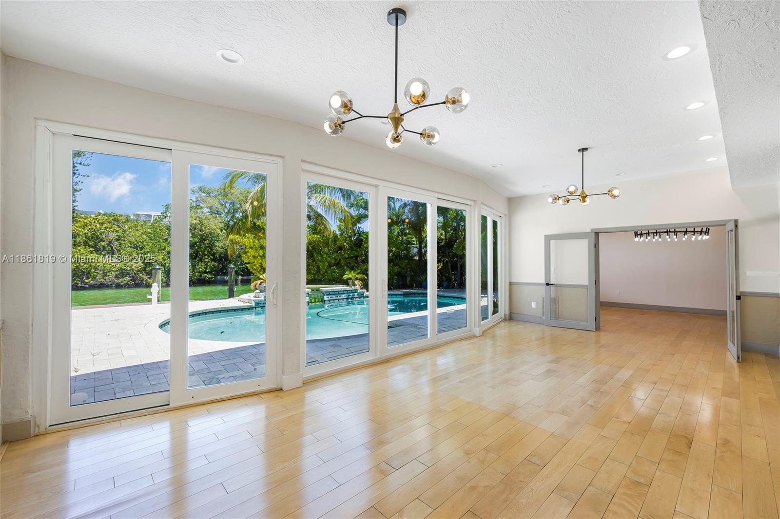 3180 N Bay Rd Miami Beach, FL 33140 3180 N Bay Rd Miami Beach, FL 33140