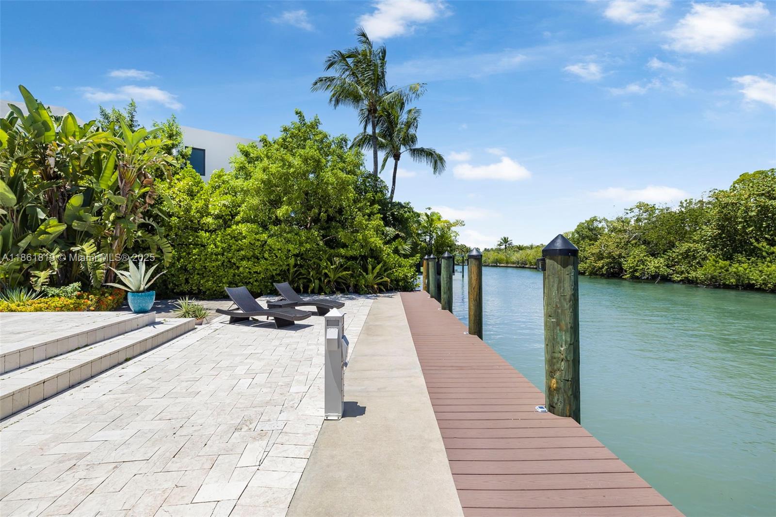 3180 N Bay Rd Miami Beach, FL 33140 3180 N Bay Rd Miami Beach, FL 33140