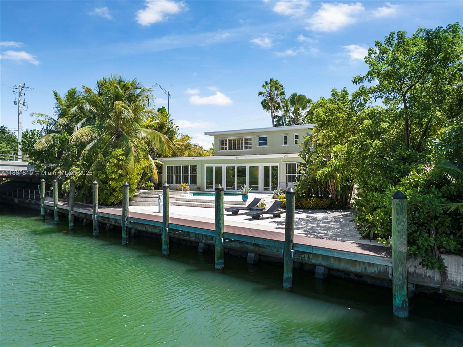 3180 N Bay Rd Miami Beach, FL 33140 3180 N Bay Rd Miami Beach, FL 33140