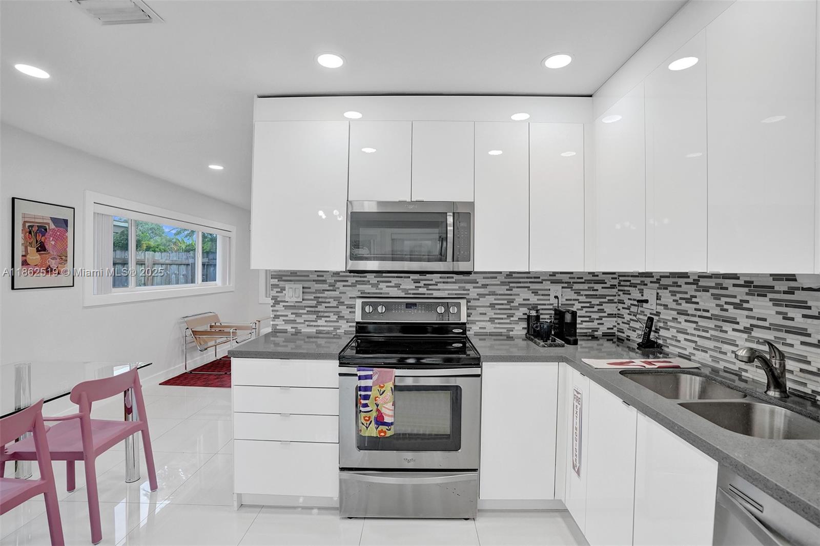 1605 NW 7th Ter Fort Lauderdale, FL 33311