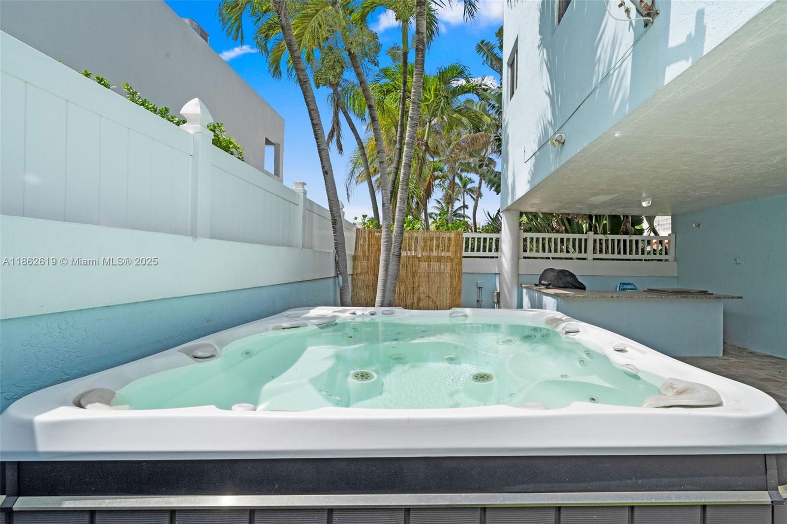 311 N Surf Rd #311 Hollywood, FL 33019