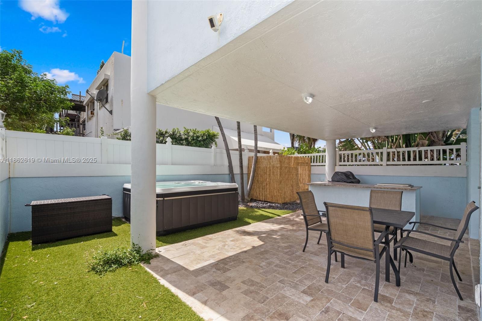 311 N Surf Rd #311 Hollywood, FL 33019