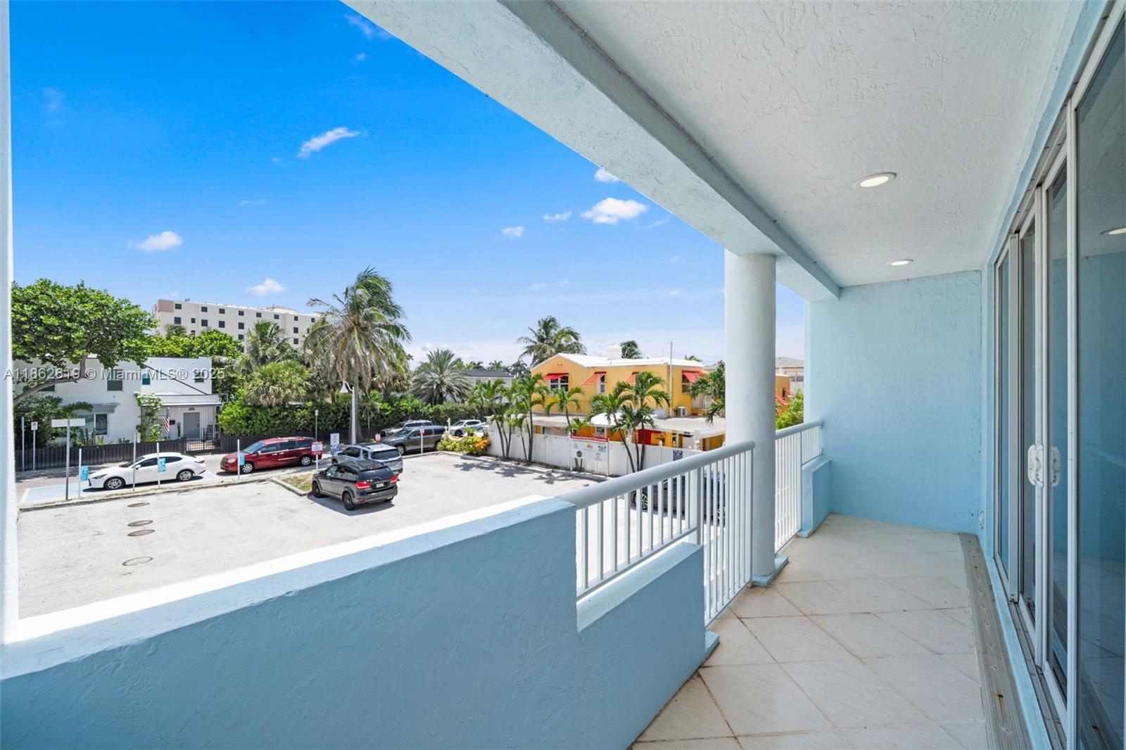 311 N Surf Rd #311 Hollywood, FL 33019