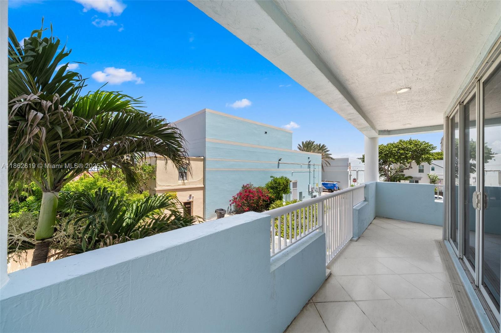 311 N Surf Rd #311 Hollywood, FL 33019