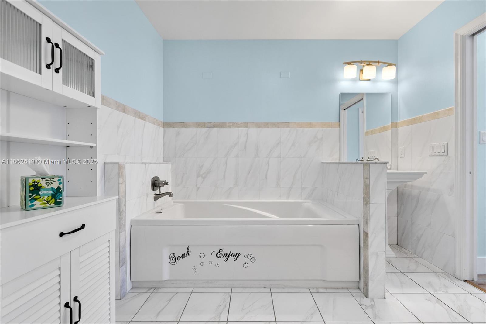 311 N Surf Rd #311 Hollywood, FL 33019