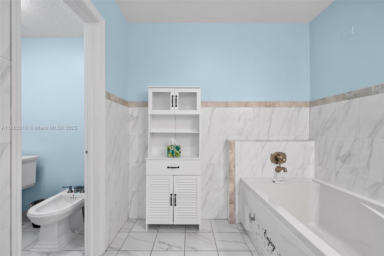 311 N Surf Rd #311 Hollywood, FL 33019