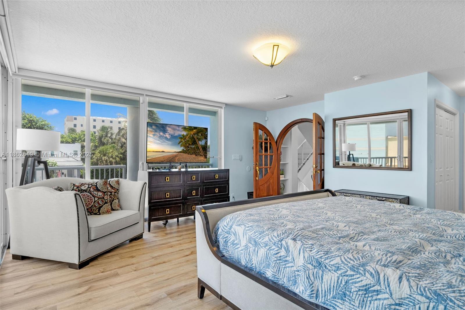 311 N Surf Rd #311 Hollywood, FL 33019